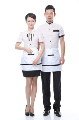 快餐西餐廳服務員夏裝工作制服的設計與實用考量